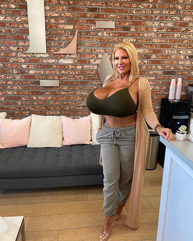 Allegra Cole (Allegra Cole) Toples