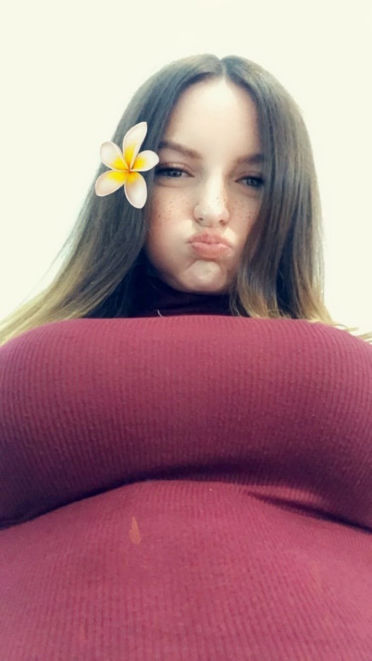 Dakota Blue Richards Bust