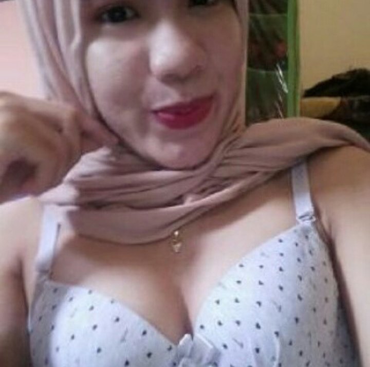 Indonesian girls boobs