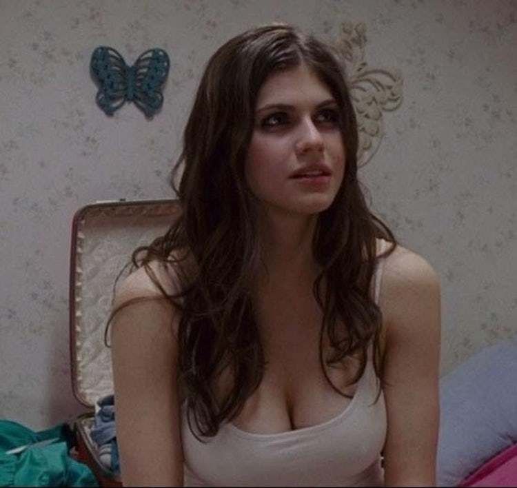 Alexandra Daddario 18 photos+ gifs
