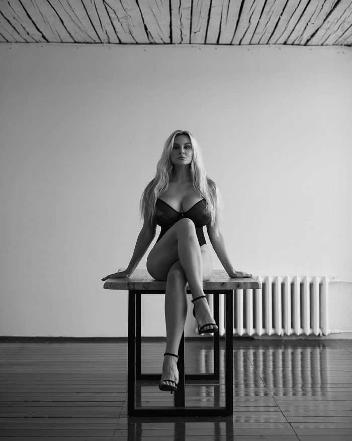 Olga Katysheva Sean Archer neckline