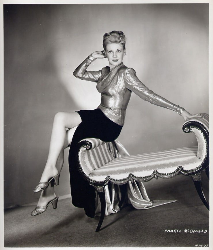 Ellie McDonald Oweenayafoto