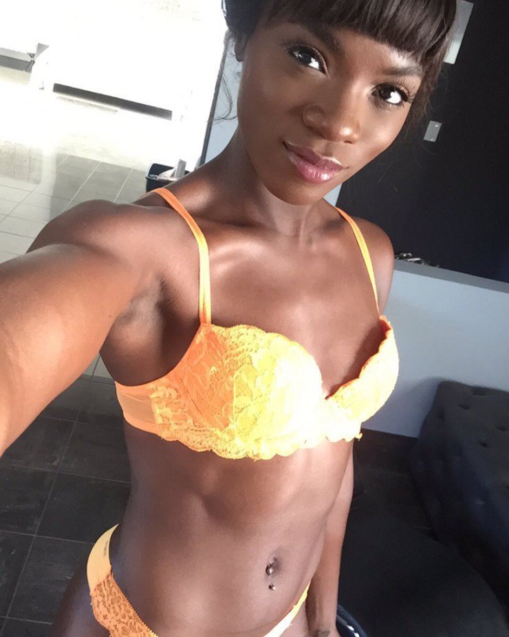 ANA FOXX SELFIE
