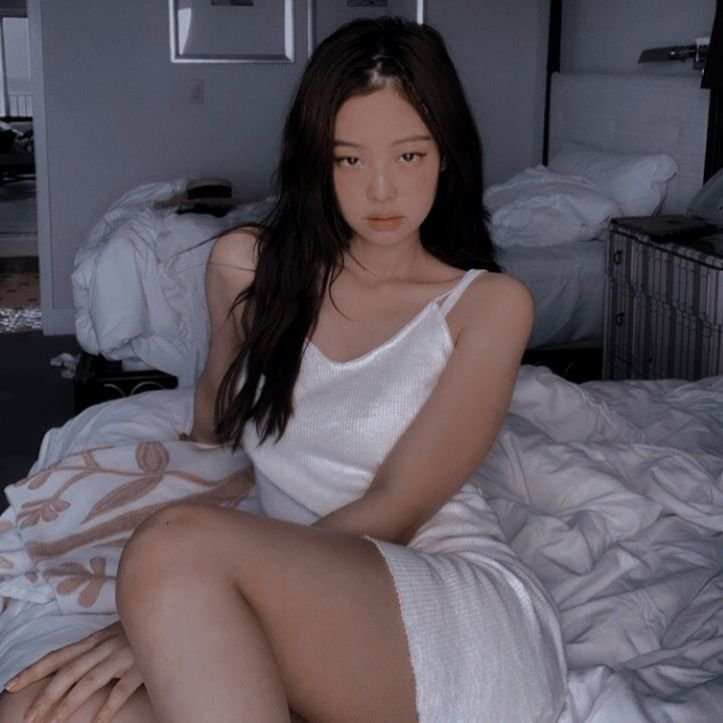 Jenny undresses Blackpink