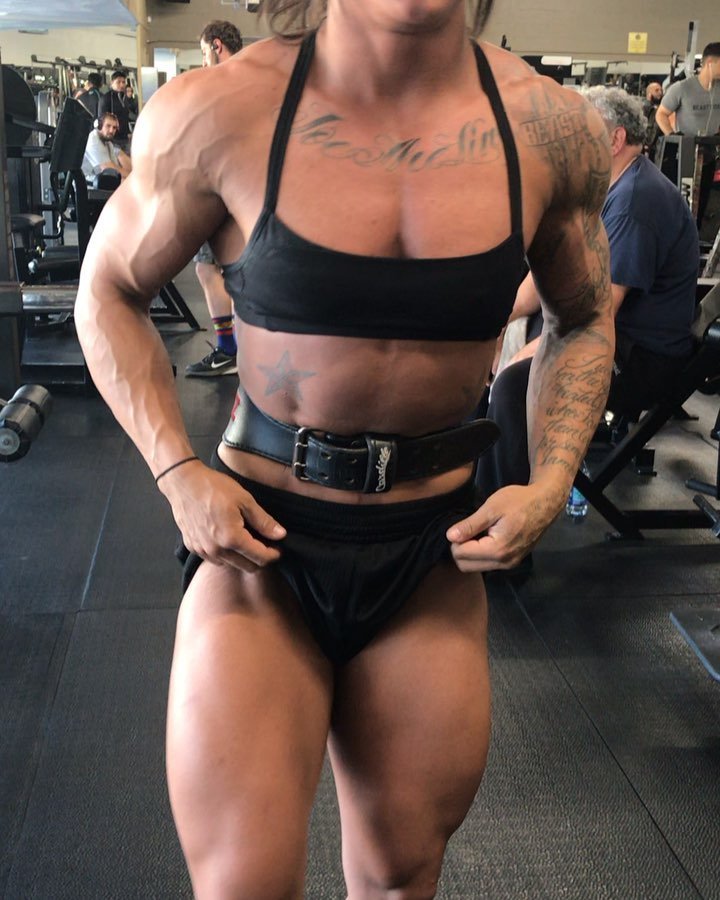 Muscle Girl Abs and Veins