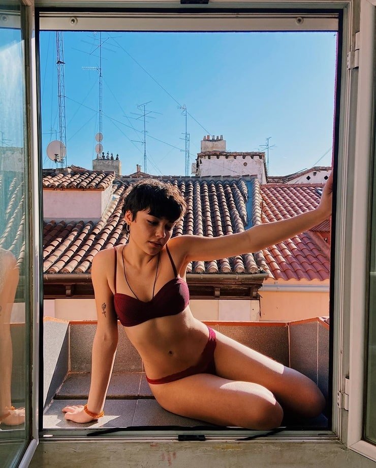 Isis Valverde family ties