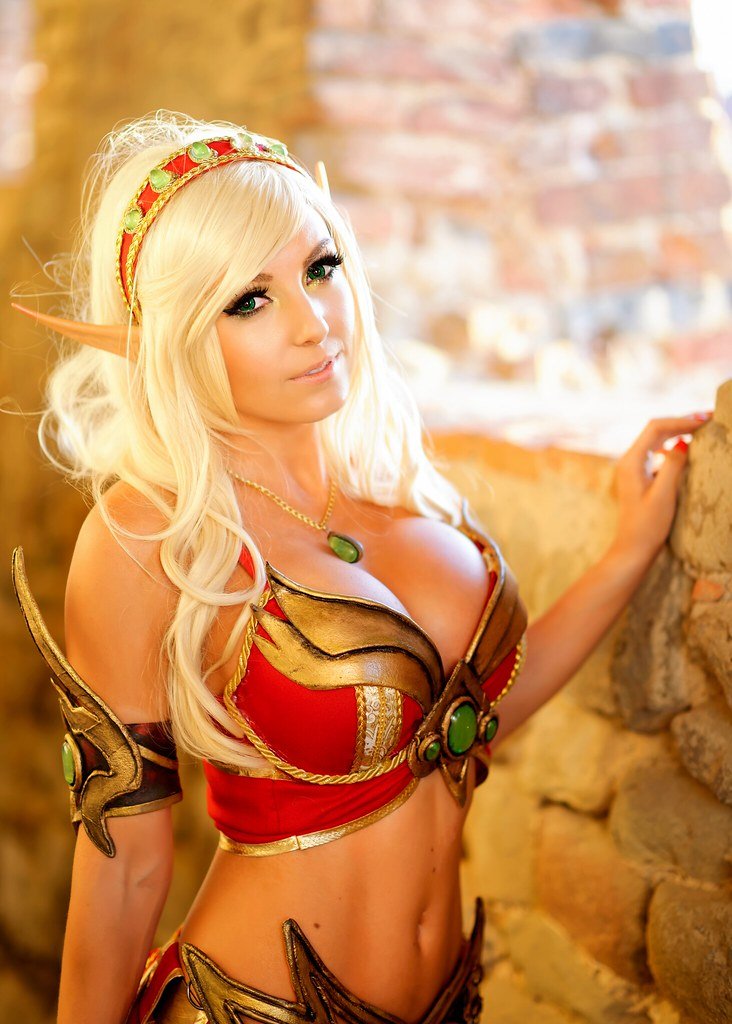 Jessica Nigri Elf