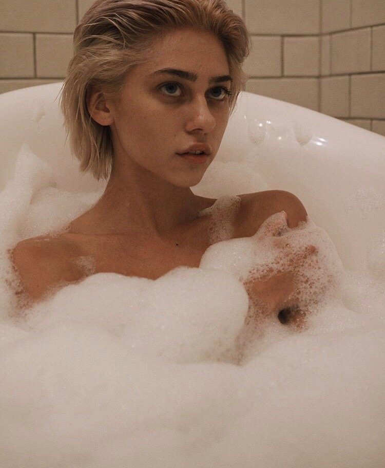 Amnamalia Amalia Annenkova