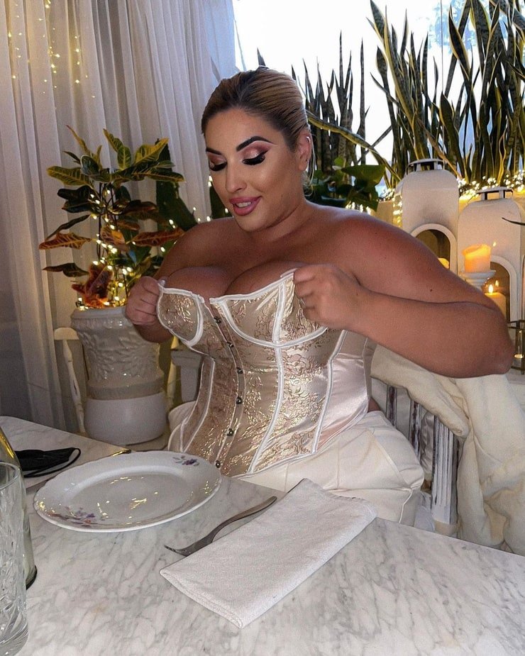 Natalia Lausano Plus Saiz