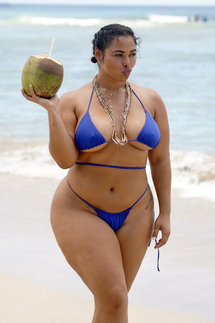 Tabria Meijors on the beach