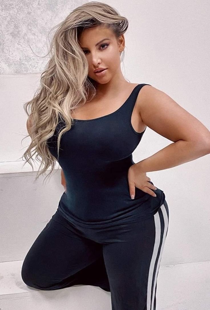 Ashley Alexis Saiz plus