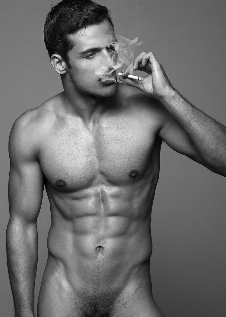 Aesthetics of the figure in the mirror