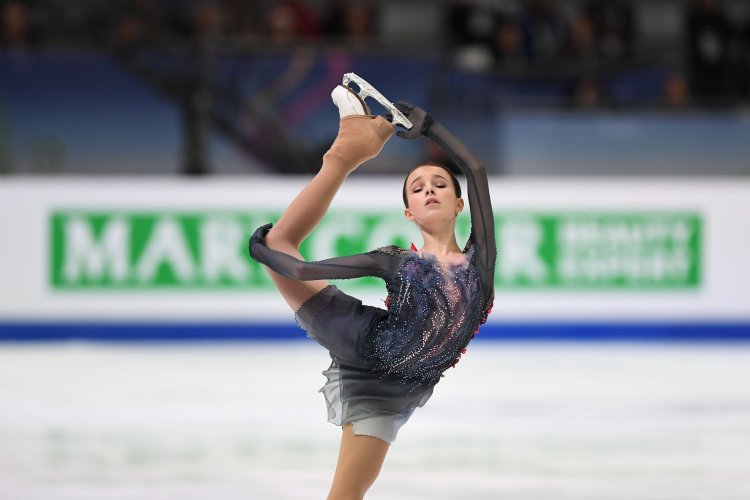 Skater Anna Shcherbakova in a luminous dress