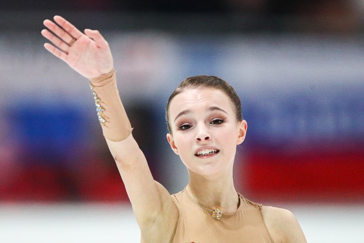 Alina Zagitova and Alena Costor France 2019