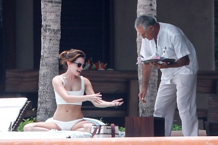 Colony digidad Emma Watson undresses