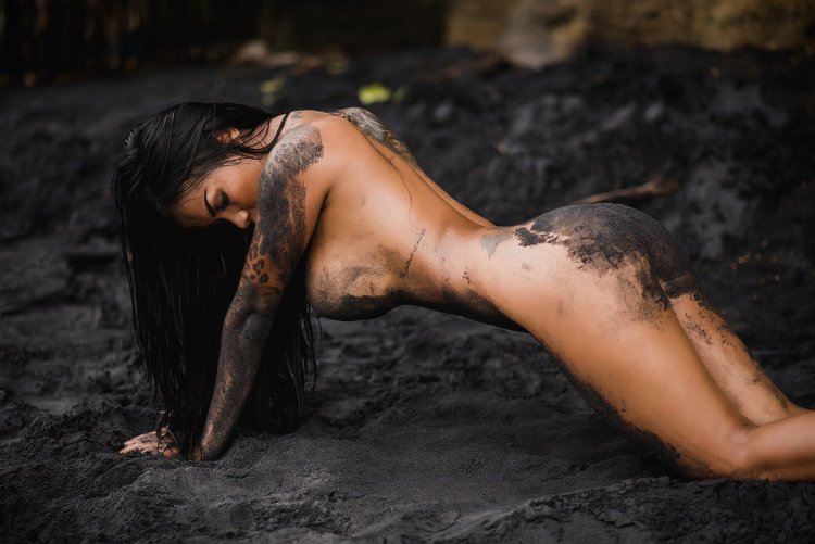 Syrian Rosides Indonesia Naked