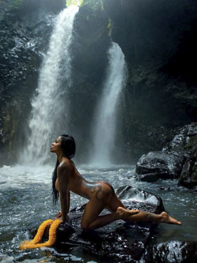 Two beautiful girls nude