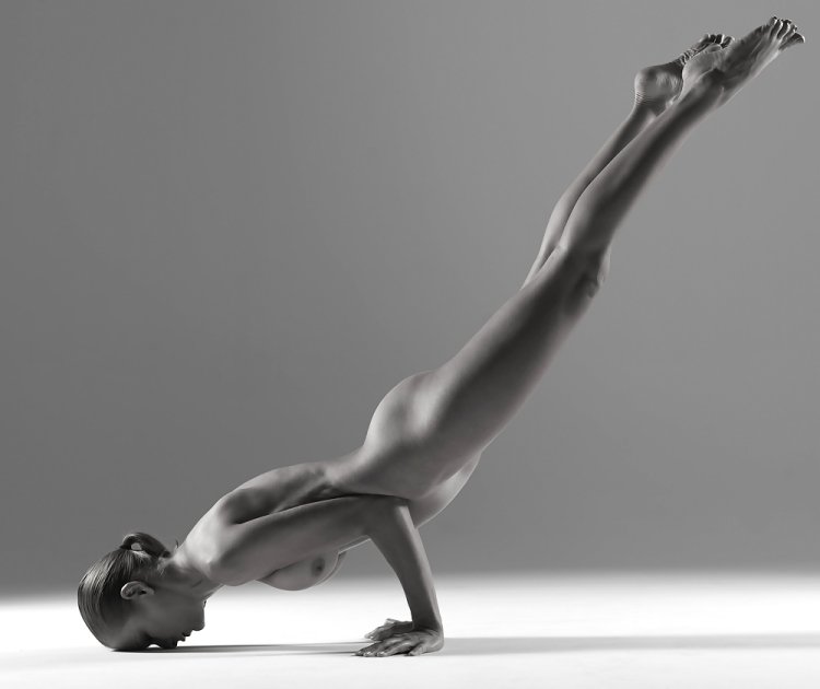 Lauren Rudik Naked Yoga