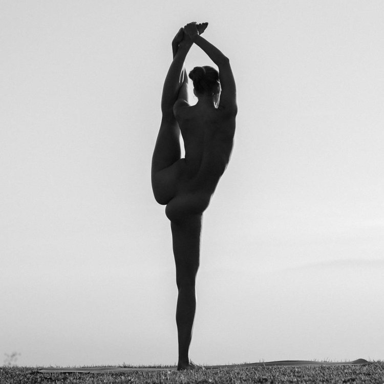 Naked girls are engaged in yoga