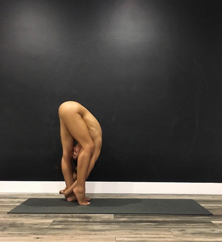 Milfs are engaged in yoga