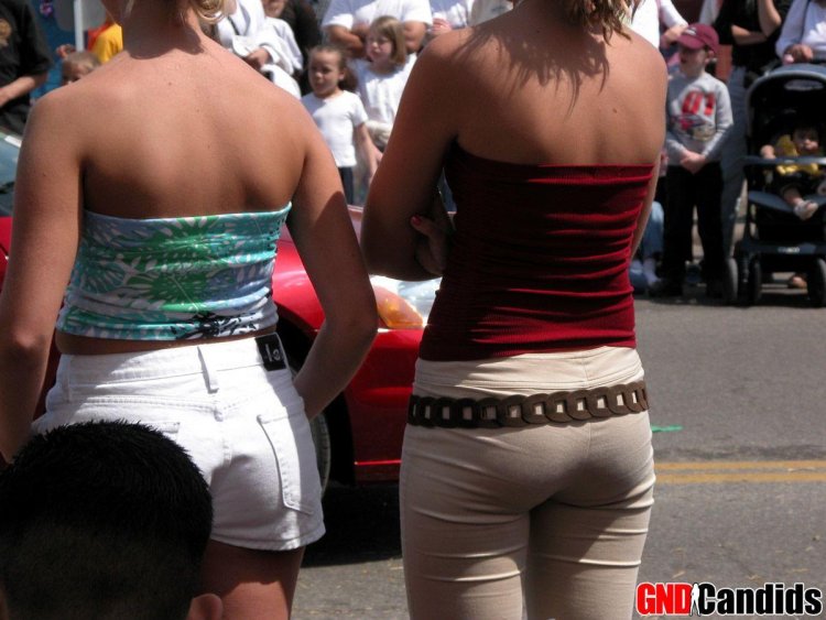 Beautiful Tinki in Candid bikini