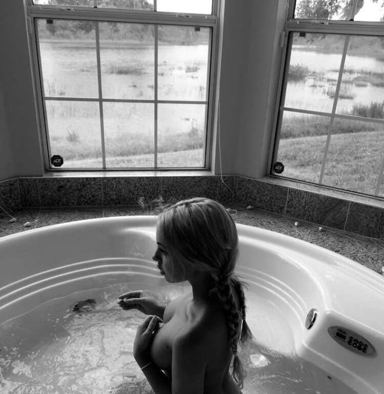 Kaitlynn anderson Model Naked