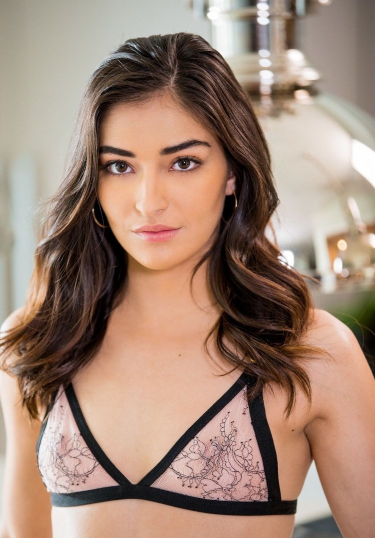 Emily Willis (Emily Willis)