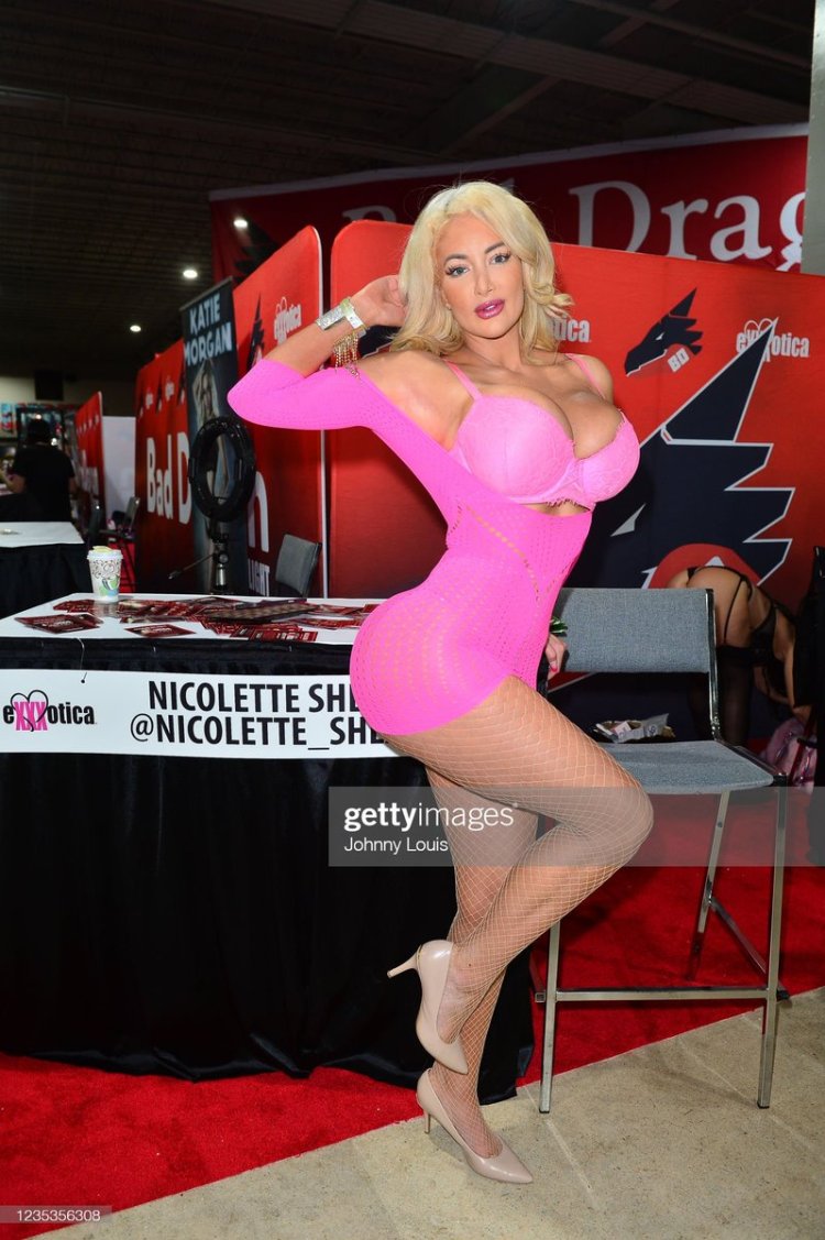 Nicolette Shea 2021
