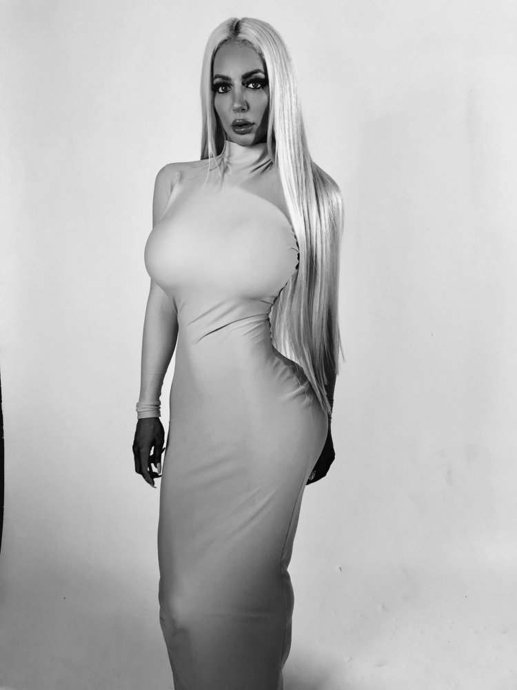 Nicolette Shea Instagram 2020