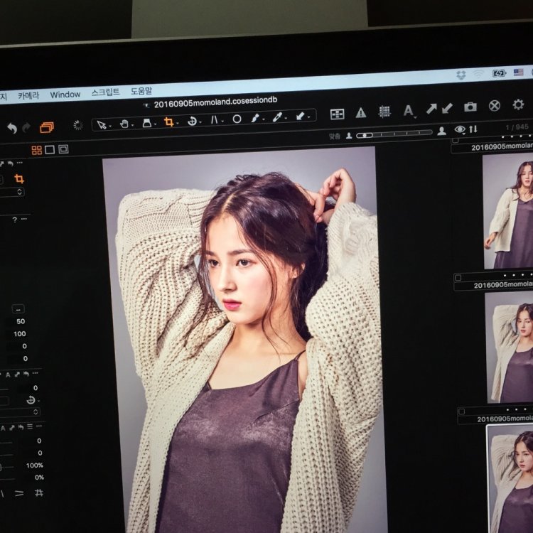 Nancy is changing the momoland photo