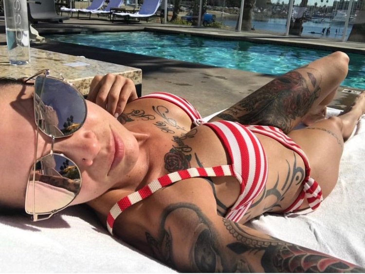 Anna Bell Pixes (April Gallagher)