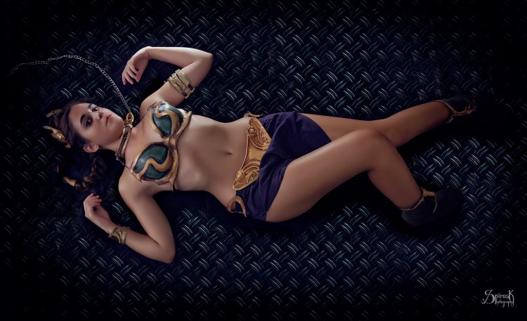 Anastasia Zelenova cosplay Princess Leia