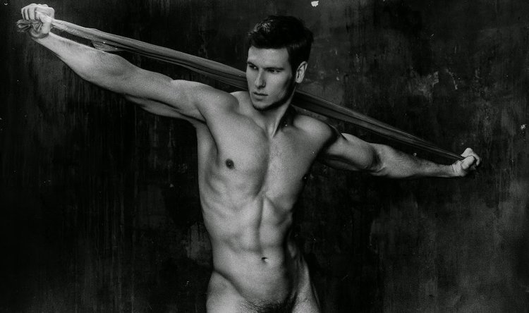 Beautiful poses of naked guys