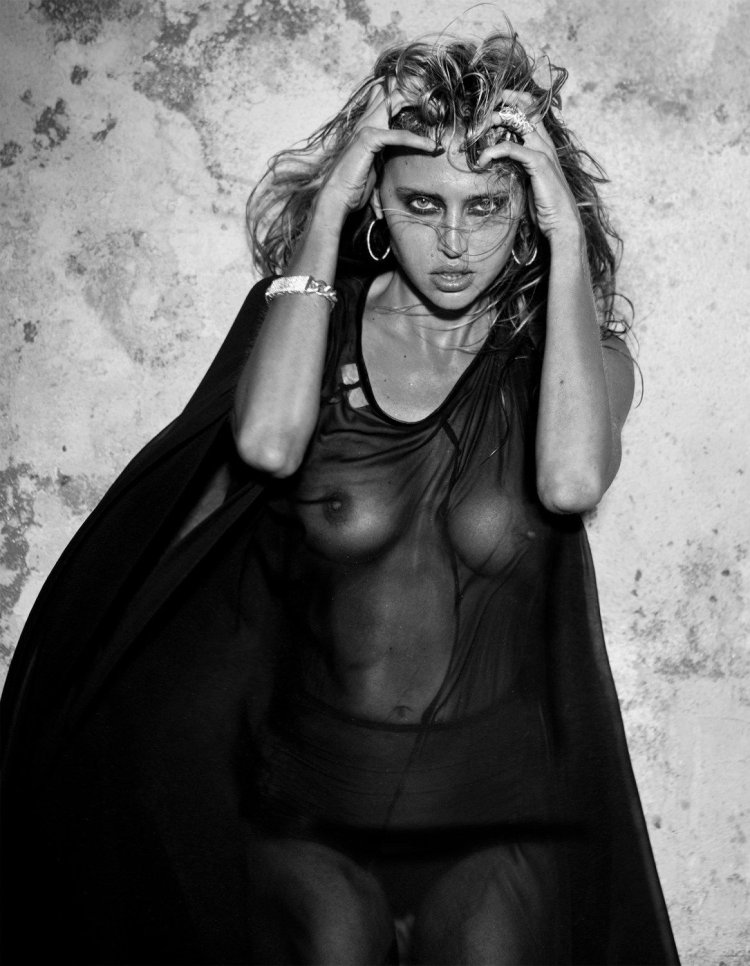 Estella Warren is erotic