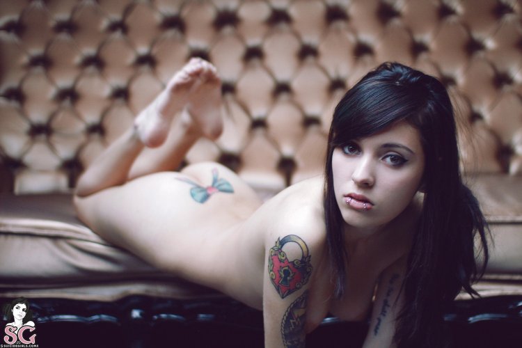 Sara Calixto Naked on the bed