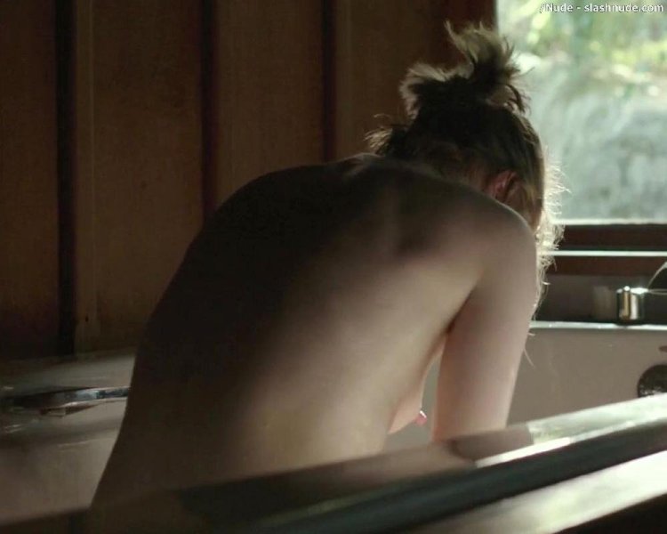 Evan Rachel Wood Small Tits in A Sex Scene