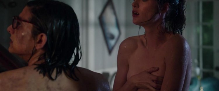 Mackenzie Davis Topless