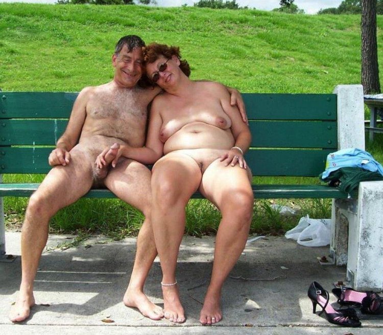 Mature pairs without panties