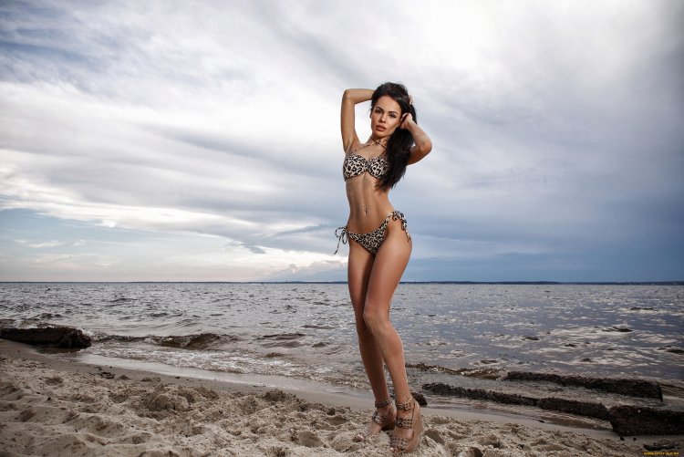 Laura Contreras photo bikini