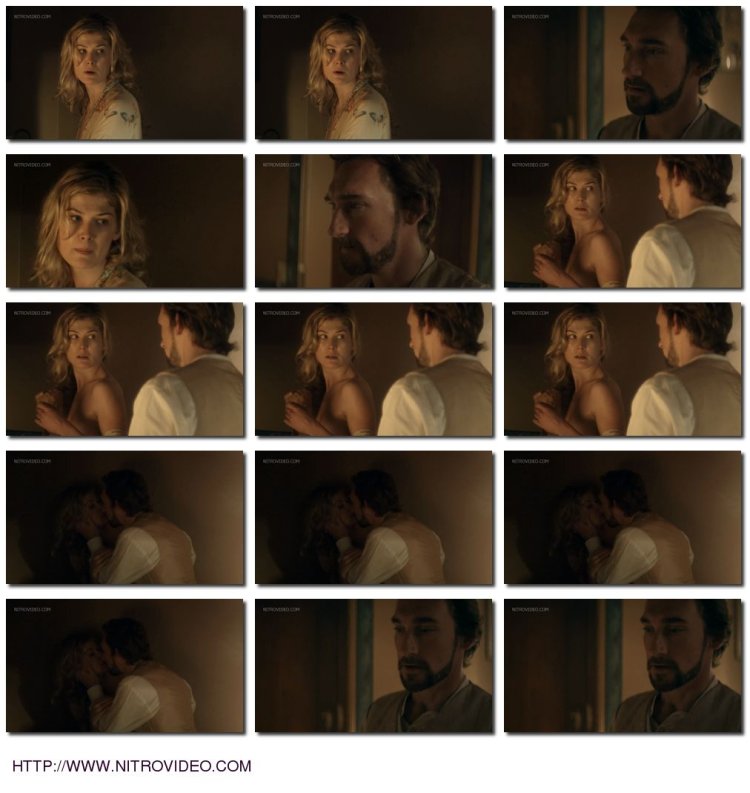 Rosamund Pike Privat War