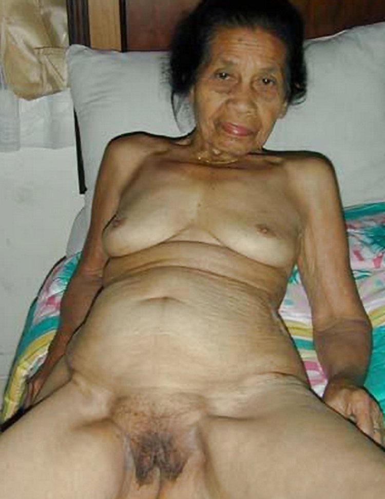 The old Asian women fuck