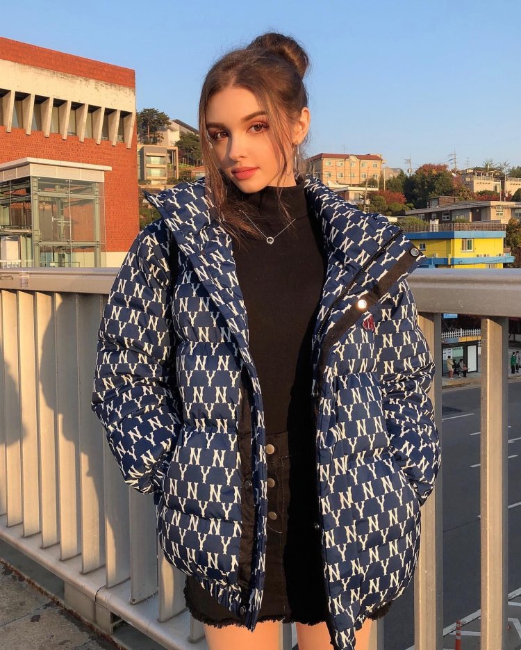 Elina Karimova Tick current