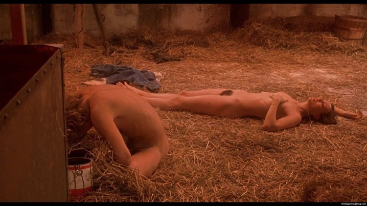 Jenny Egatter lies naked