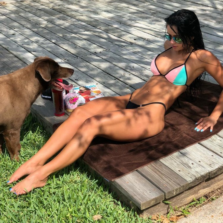 Ariana Instagram Fitness