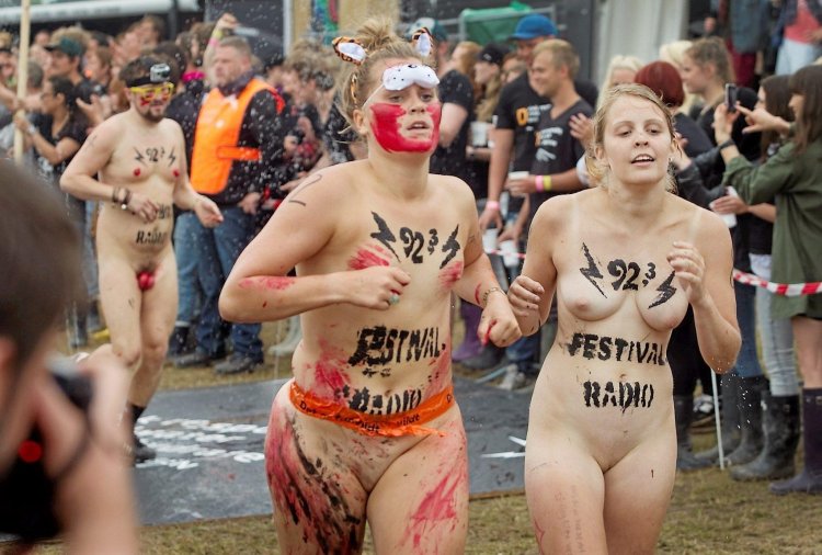 Naked girls on Roskilde Naked Run Festival