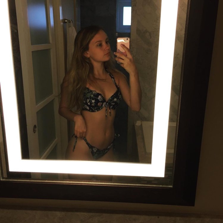 Amouranth onlyfans +18 plums