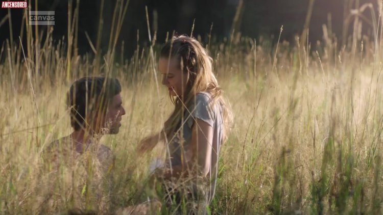 Alica Schmidt Toples