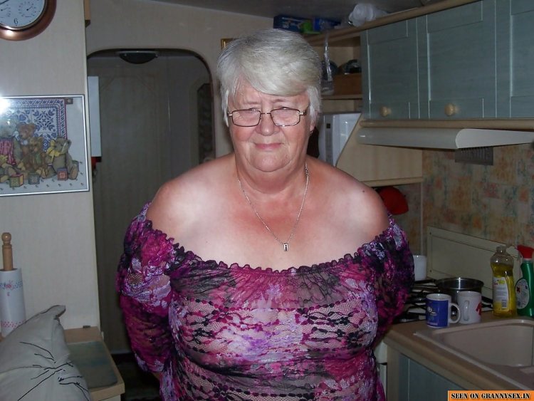 Fat grandmother amateur