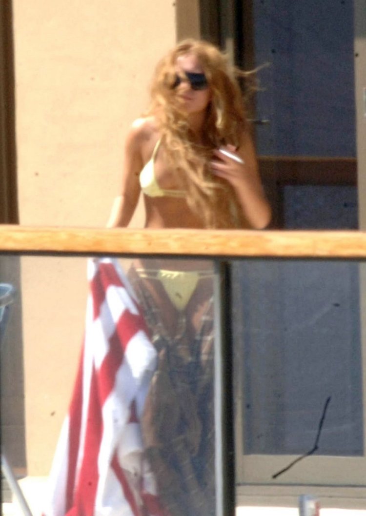 Mary-Kate and Ashley Olsen Nude