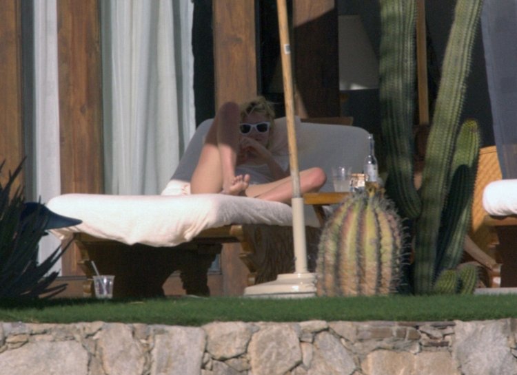 Beat eggs in the package Ashley Olsen Film